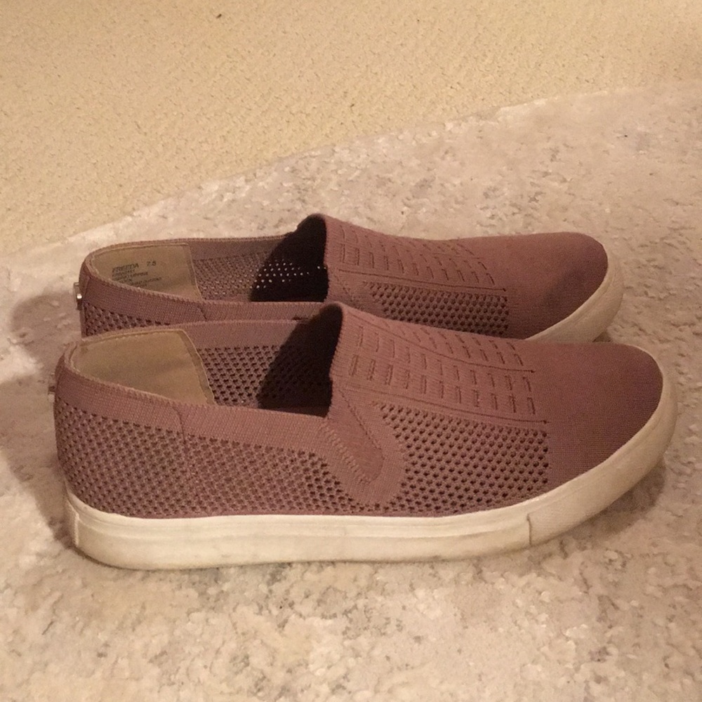 Steve Madden slip on shoes